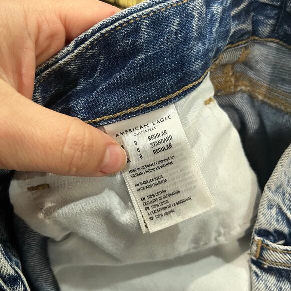 American Eagle Curvy Mom Jeans Distressed Size 0 High Rise Ripped Denim - Picture 6 of 9